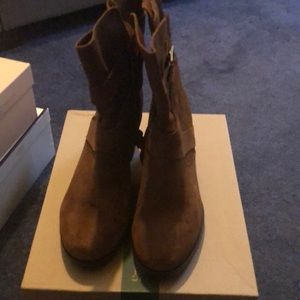 Worn once suede Clark’s booties